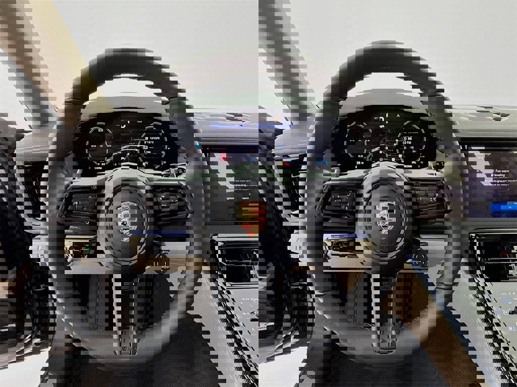 New 2026 Porsche Panamera 4 image 16