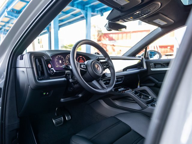 New 2026 Porsche Cayenne S image 4