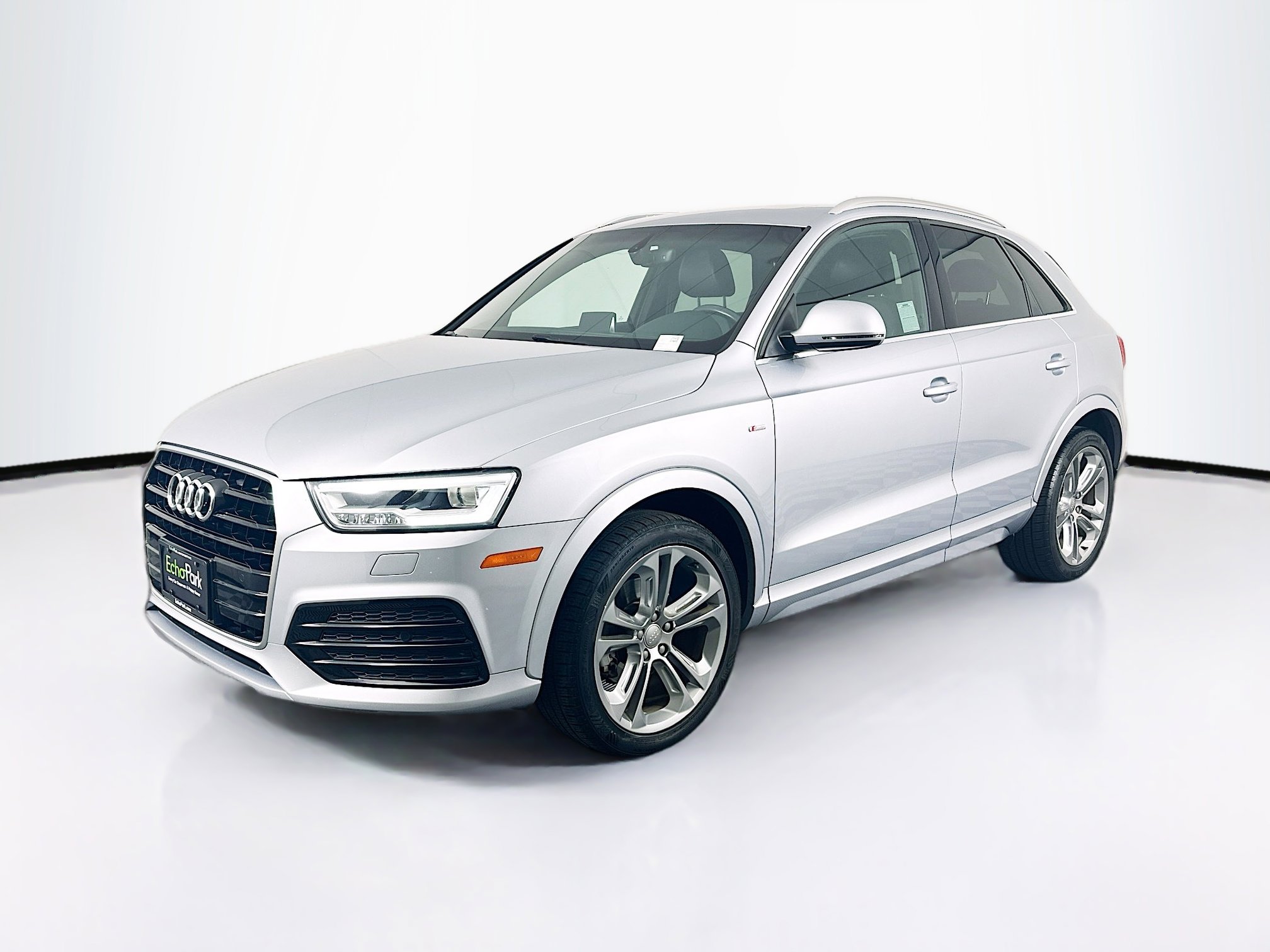 Used 2018 Audi Q3 2.0T Premium Plus w/ Premium Plus Package FWD image 3