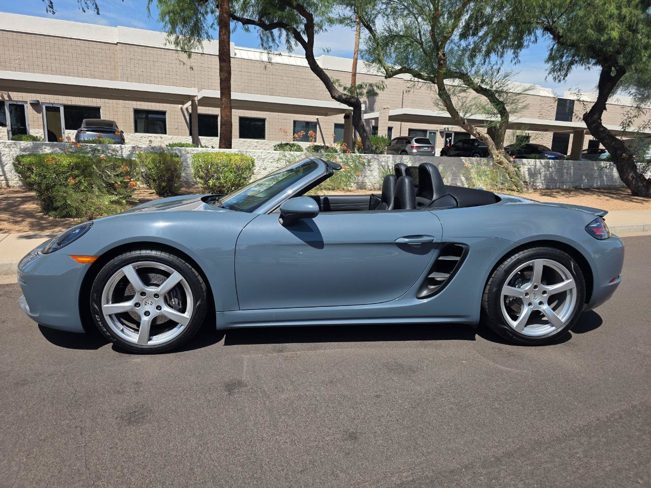Used 2017 Porsche 718 Boxster RWD image 5