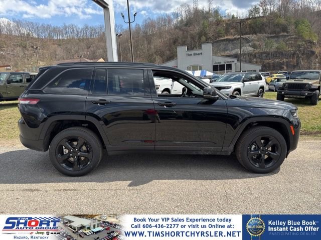 New 2026 Jeep Grand Cherokee Limited w/ Limited Altitude Package AWD/4WD image 2