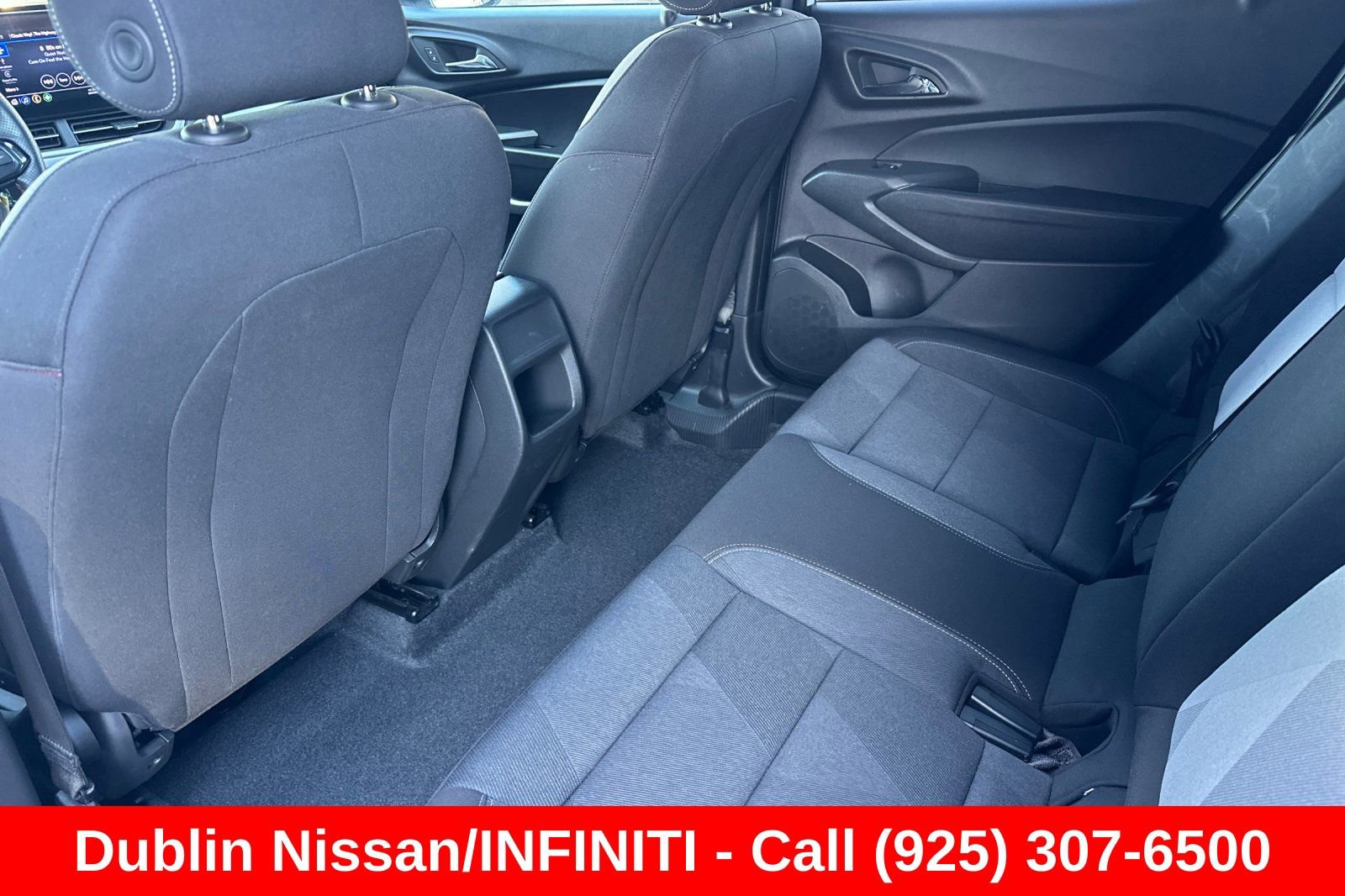 Used 2025 Chevrolet Trax RS FWD image 15