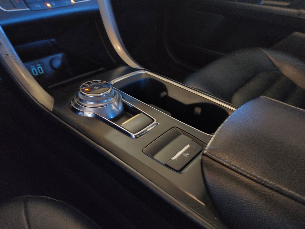 Used 2019 Ford Fusion SEL FWD image 26