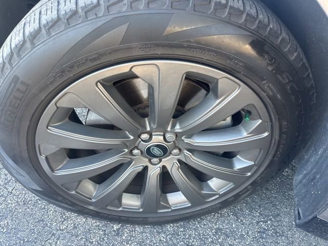 Used 2023 Land Rover Range Rover Velar R-Dynamic S image 4