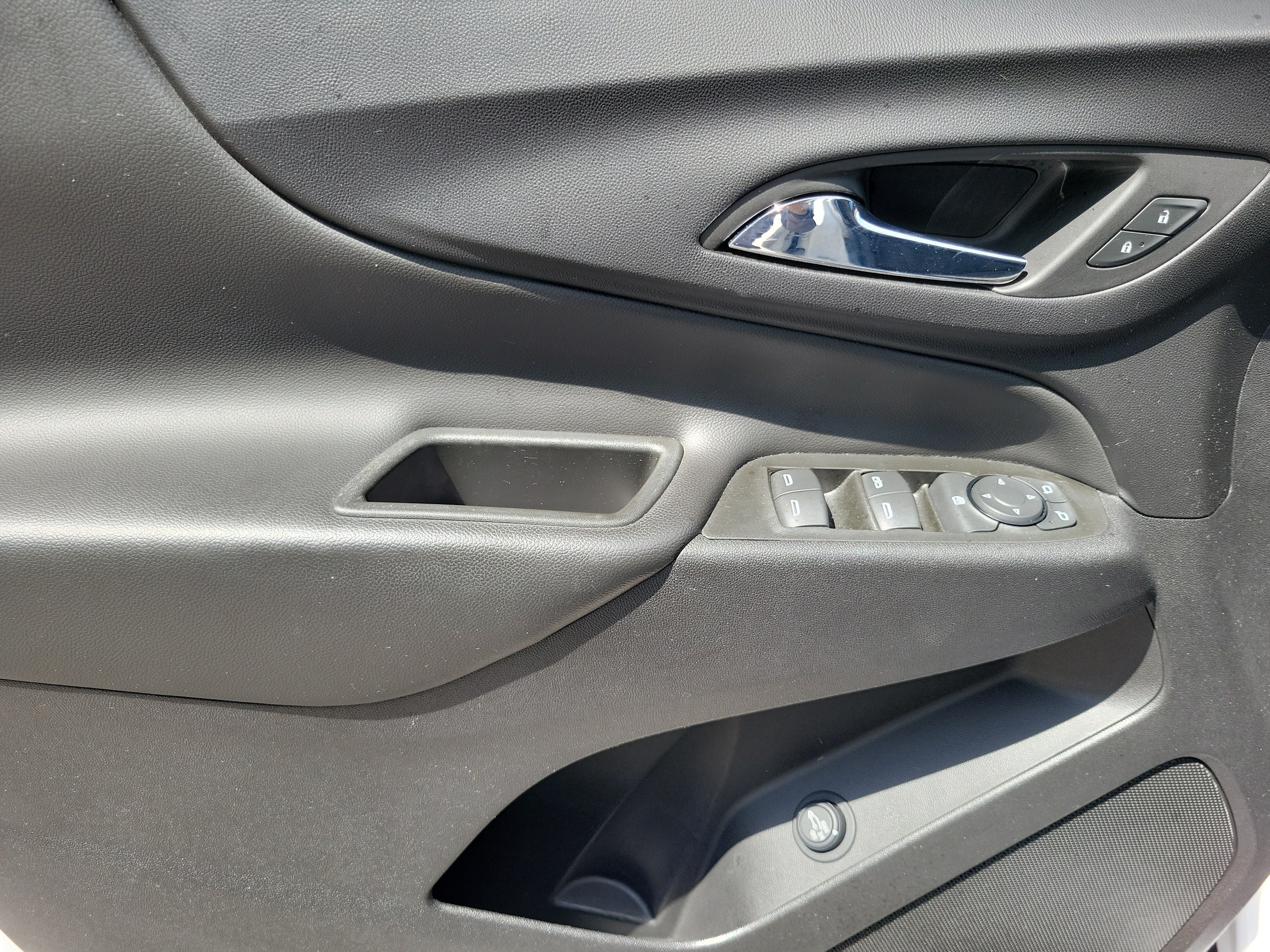 Used 2022 Chevrolet Equinox LT FWD image 19