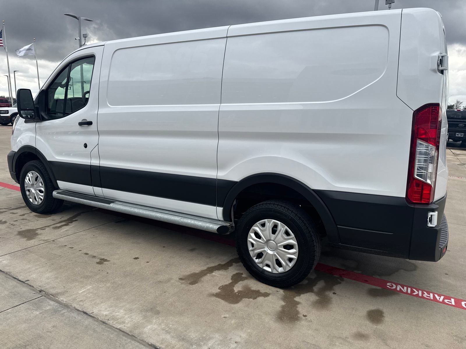Used 2024 Ford Transit 250 Low Roof w/ Exterior Upgrade Package image 3