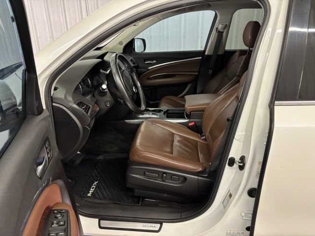 Used 2017 Acura MDX w/ Technology Package FWD image 2