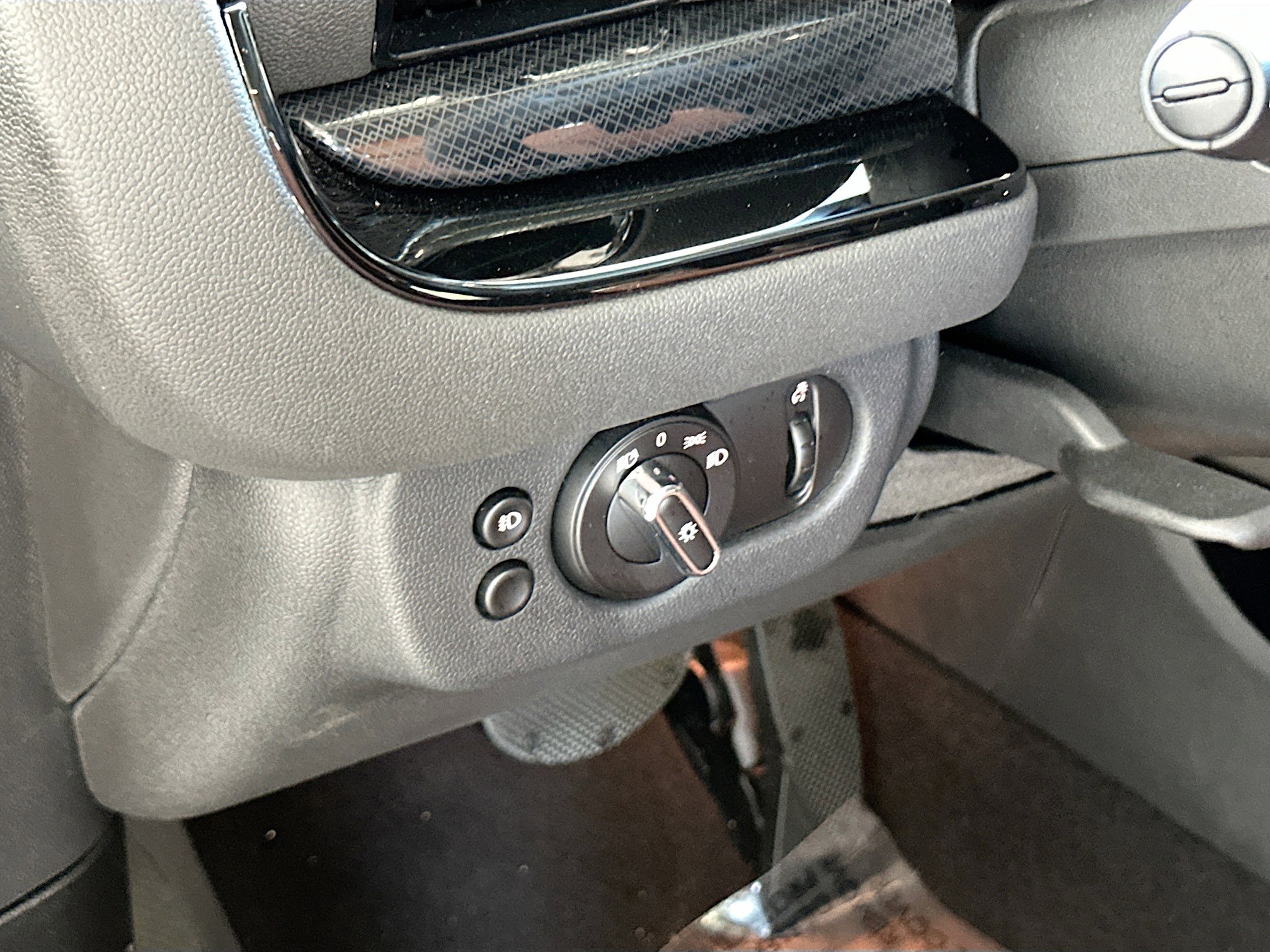 Certified 2023 MINI Cooper Clubman S w/ Signature Upholstery Package image 10