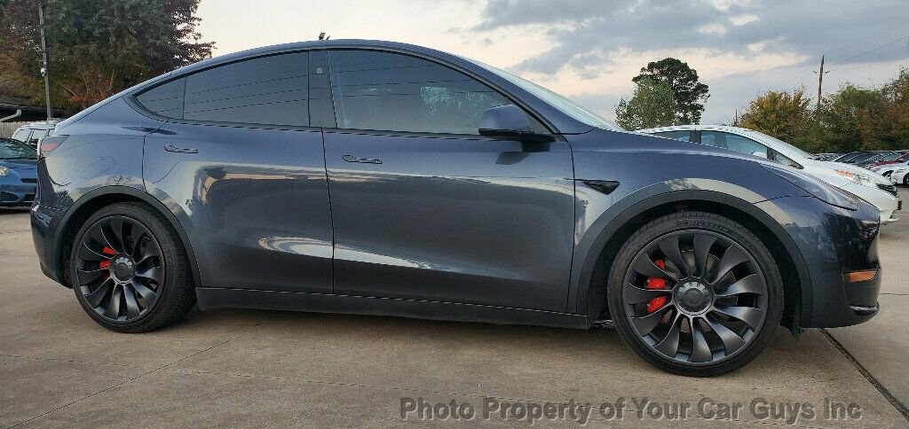 Used 2023 Tesla Model Y Performance image 12