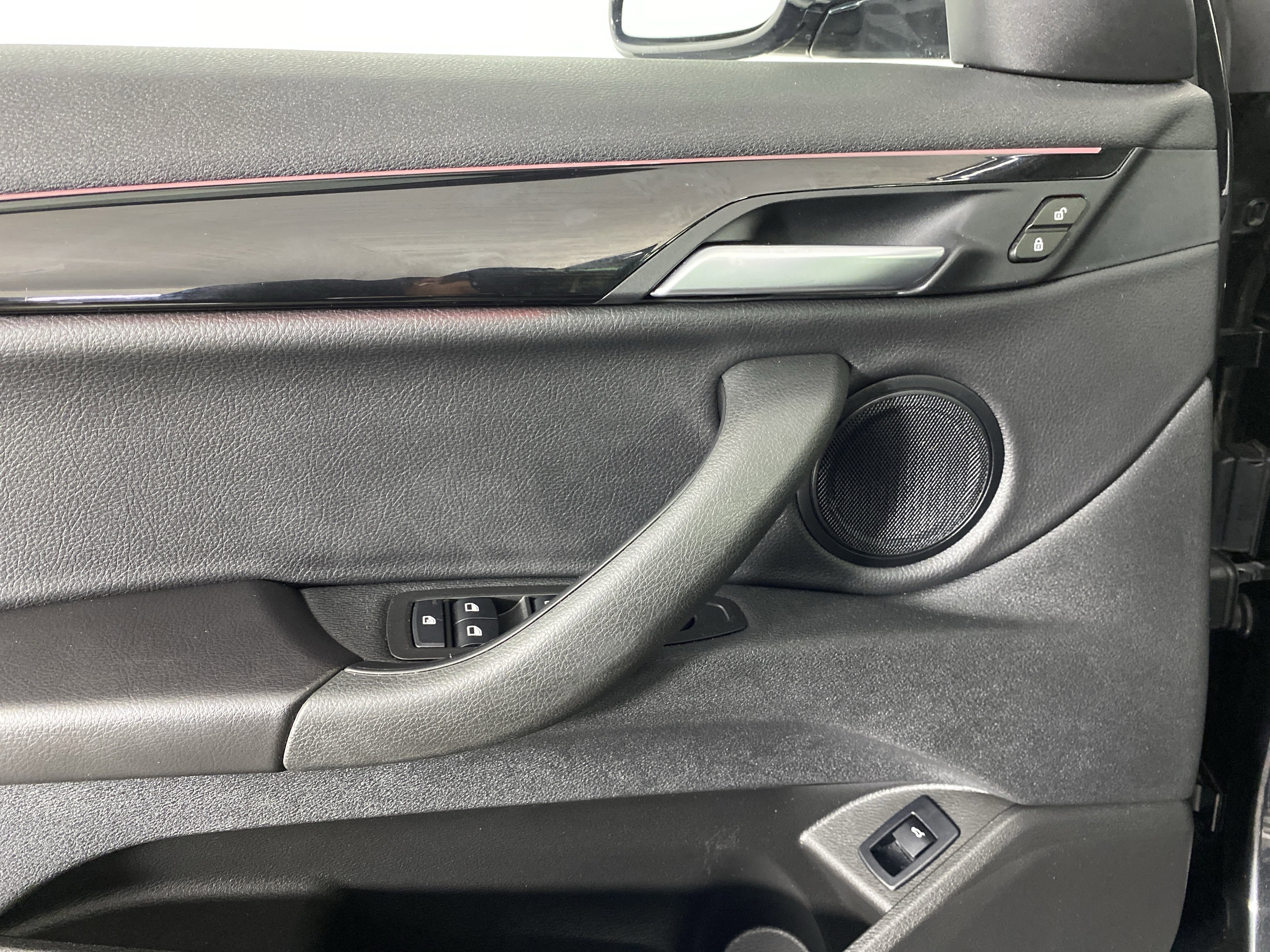 Used 2020 BMW X2 xDrive28i w/ Premium Package image 16