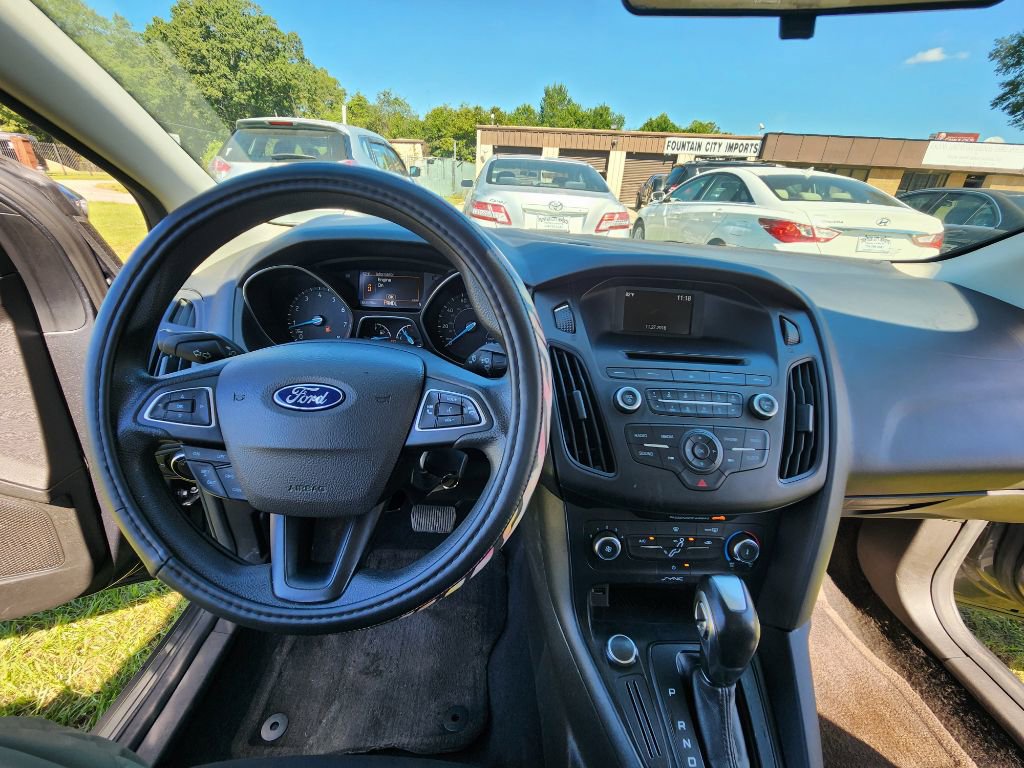 Used 2016 Ford Focus SE image 7