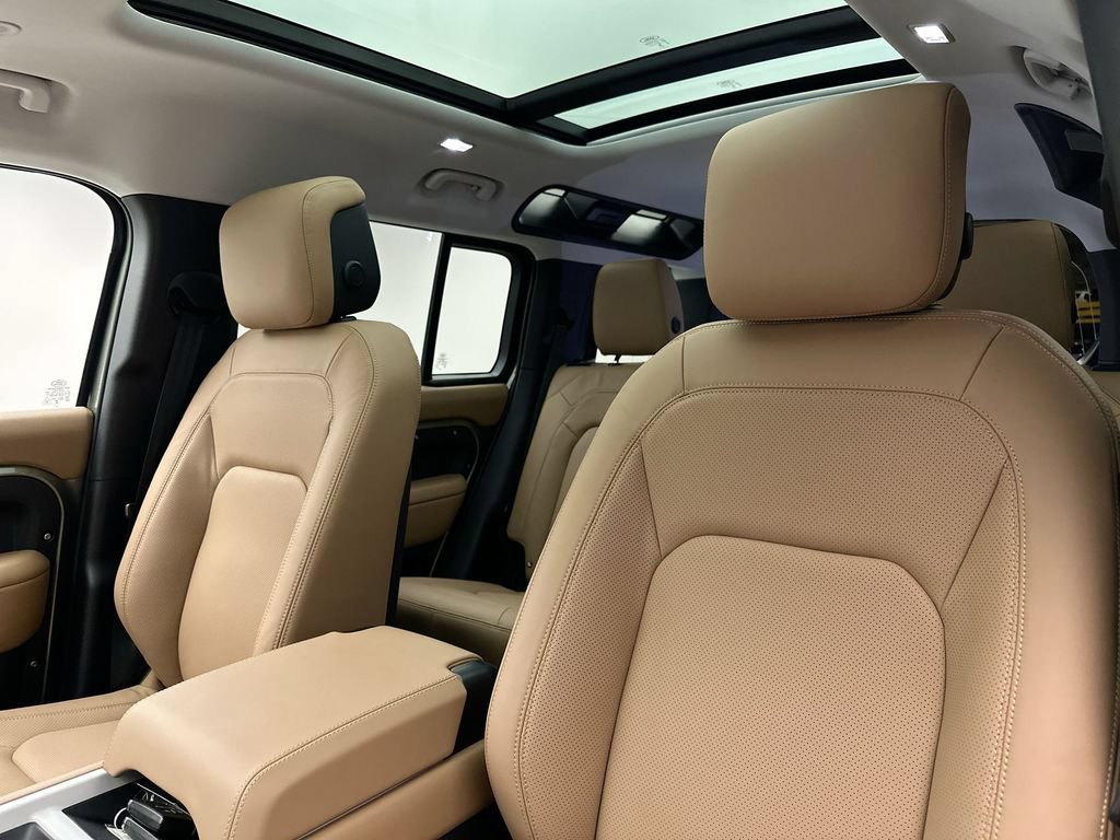 Certified 2025 Land Rover Defender 110 S AWD/4WD image 7