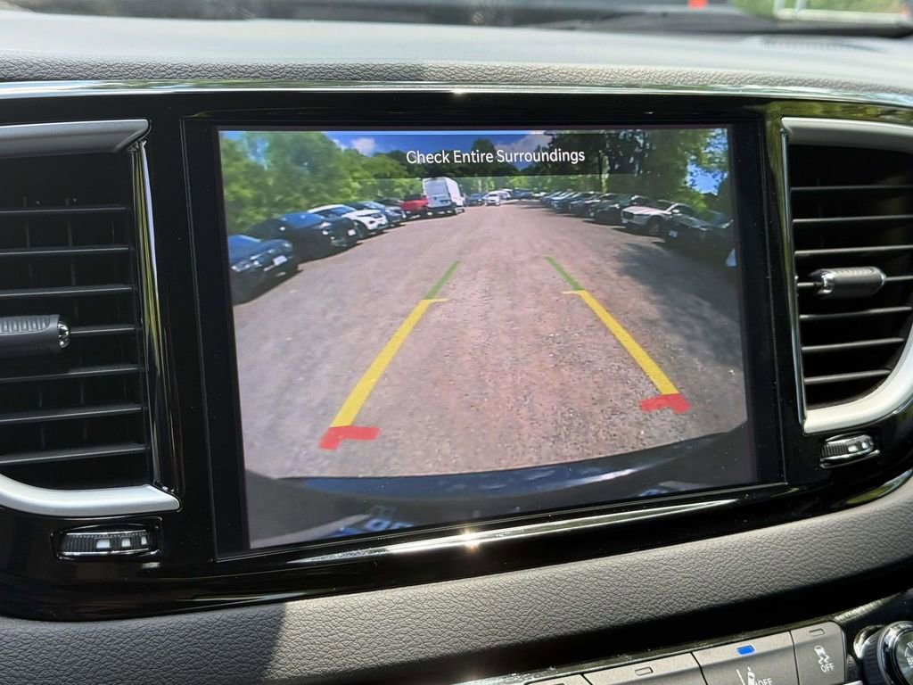 Used 2025 Chrysler Pacifica Select FWD image 29