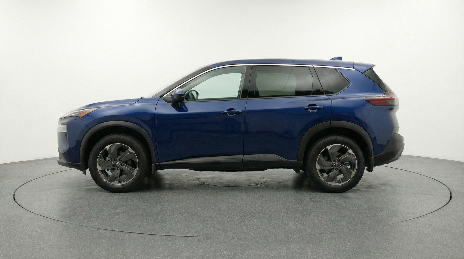 Used 2025 Nissan Rogue SV image 5