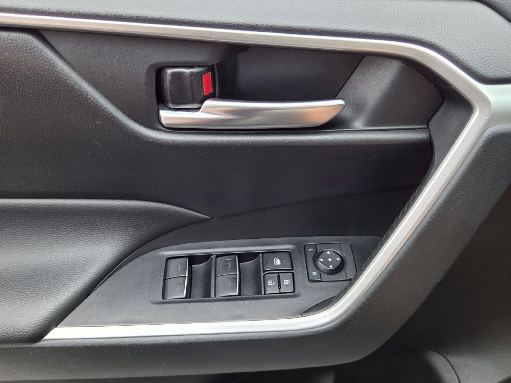 Certified 2024 Toyota RAV4 XLE FWD image 26