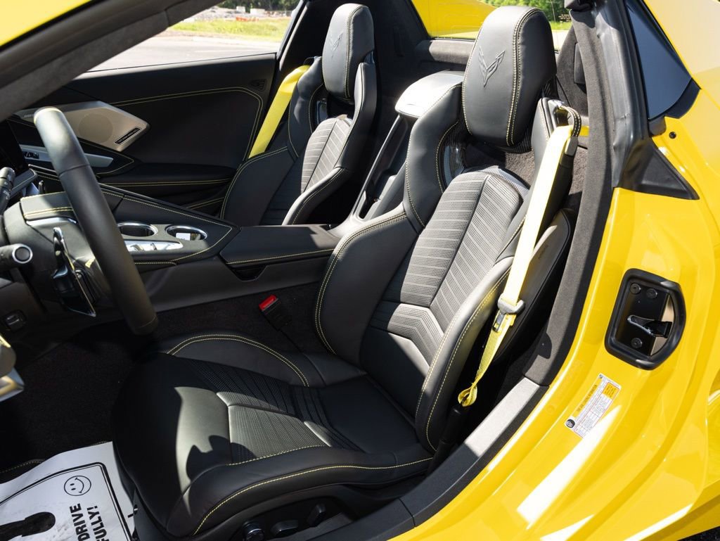 Used 2026 Chevrolet Corvette Stingray Premium Conv w/ Z51 Performance Package RWD image 24