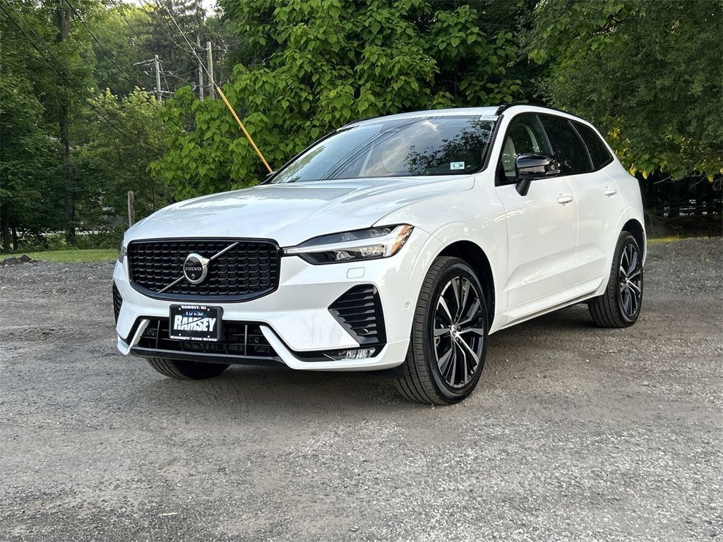 New 2025 Volvo XC60 B5 Plus w/ Climate Package