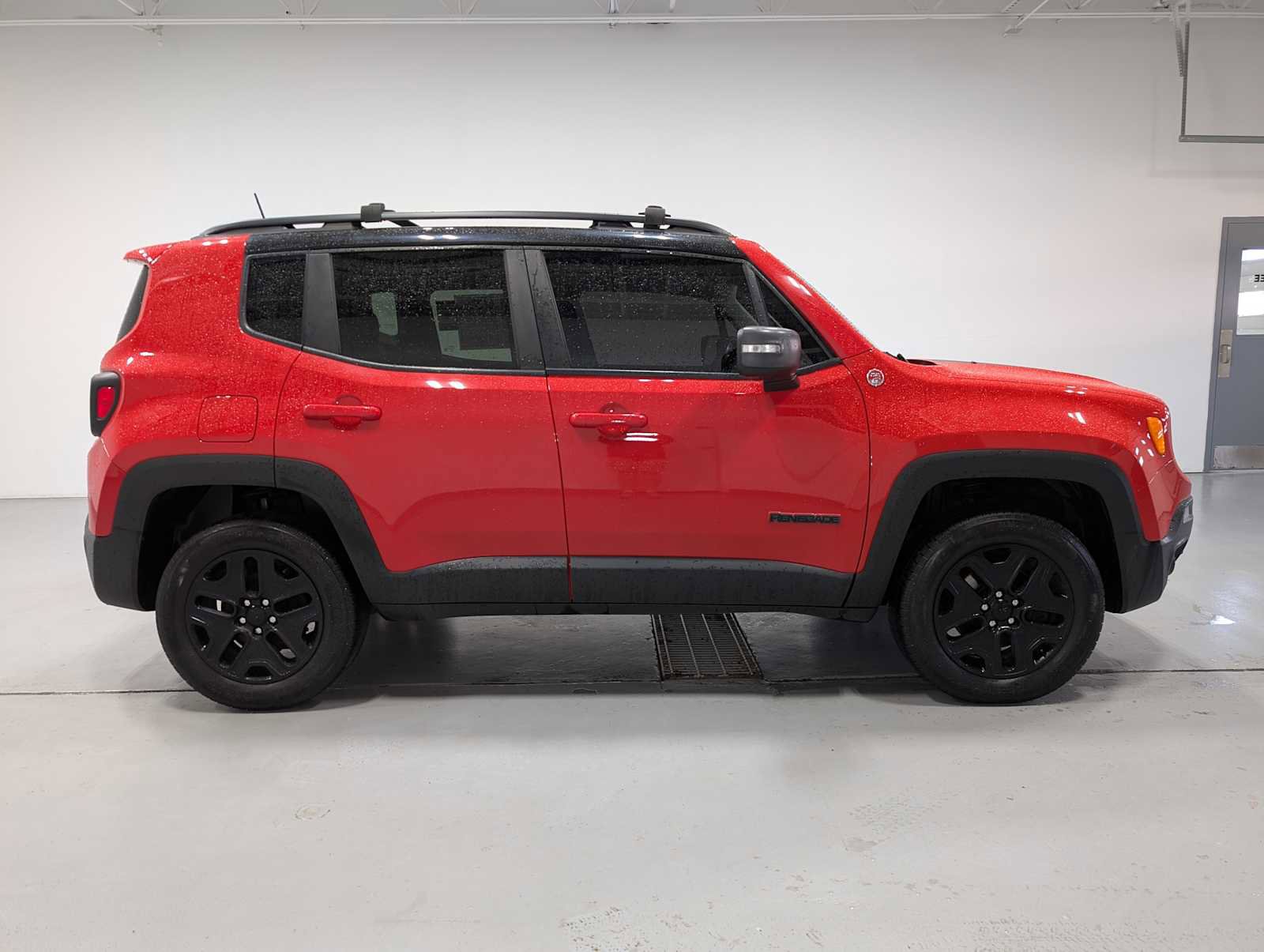 Used 2018 Jeep Renegade Trailhawk AWD/4WD image 7