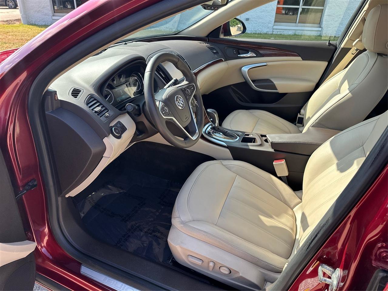 Used 2017 Buick Regal Sport Touring FWD image 9