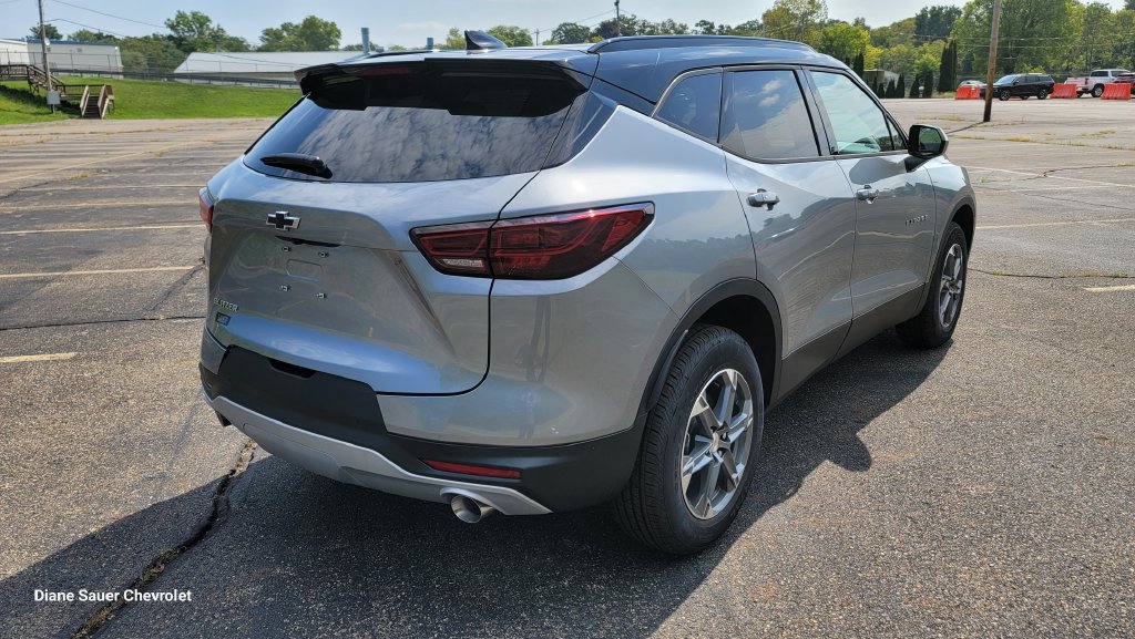 New 2026 Chevrolet Blazer LT w/ Convenience Package FWD image 12