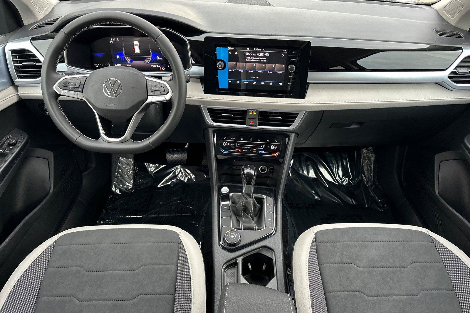 New 2026 Volkswagen Taos SE AWD/4WD image 12