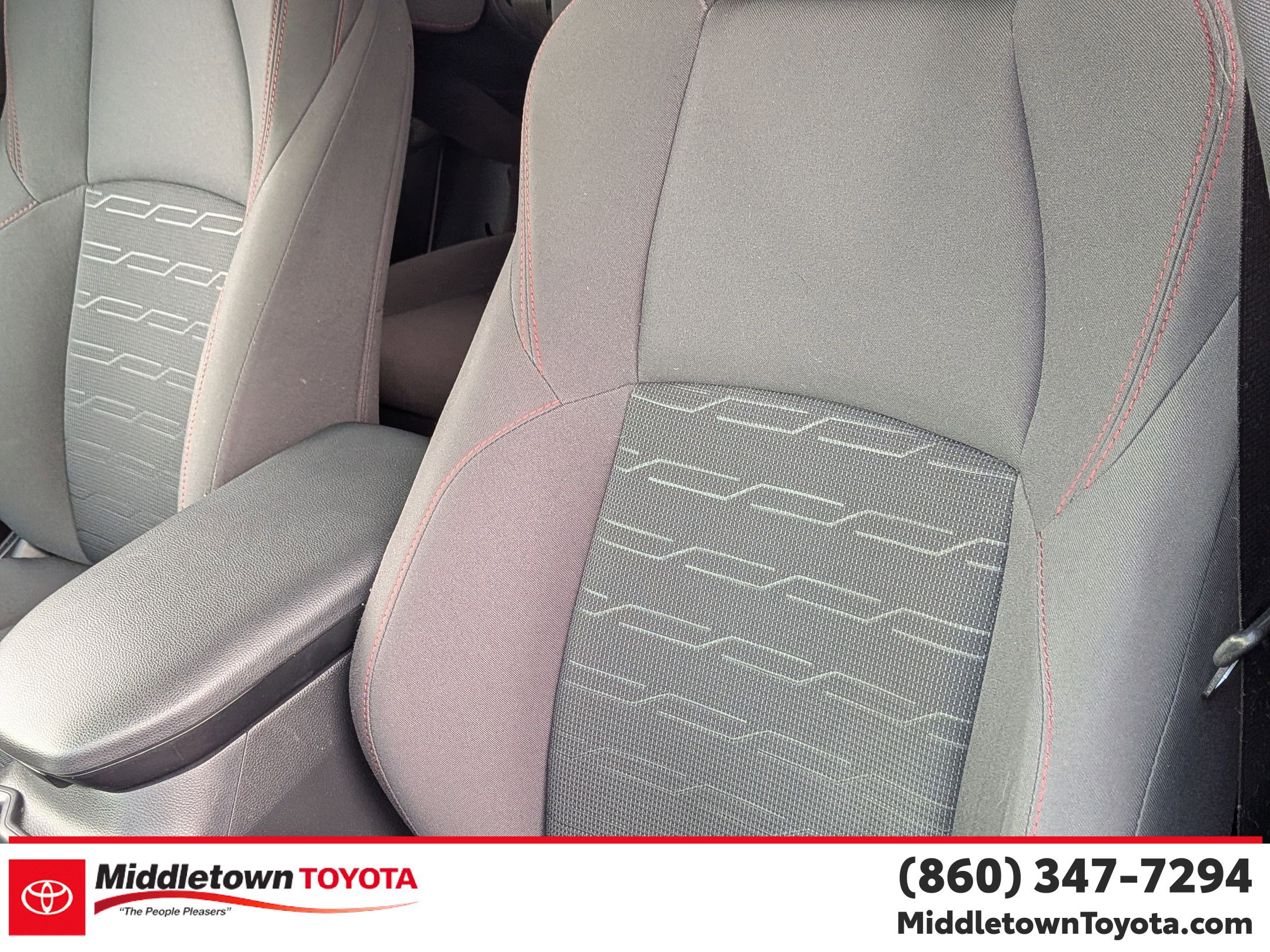 Used 2021 Toyota RAV4 SE w/ Weather & Moonroof Package AWD/4WD image 9