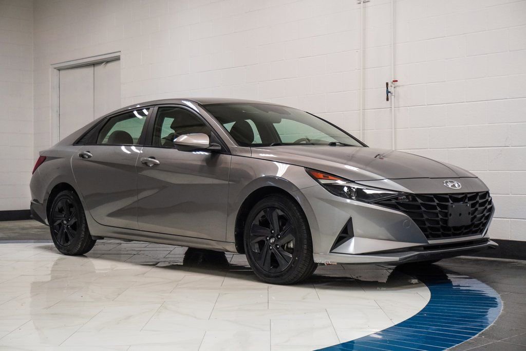 Used 2022 Hyundai Elantra SEL image 5