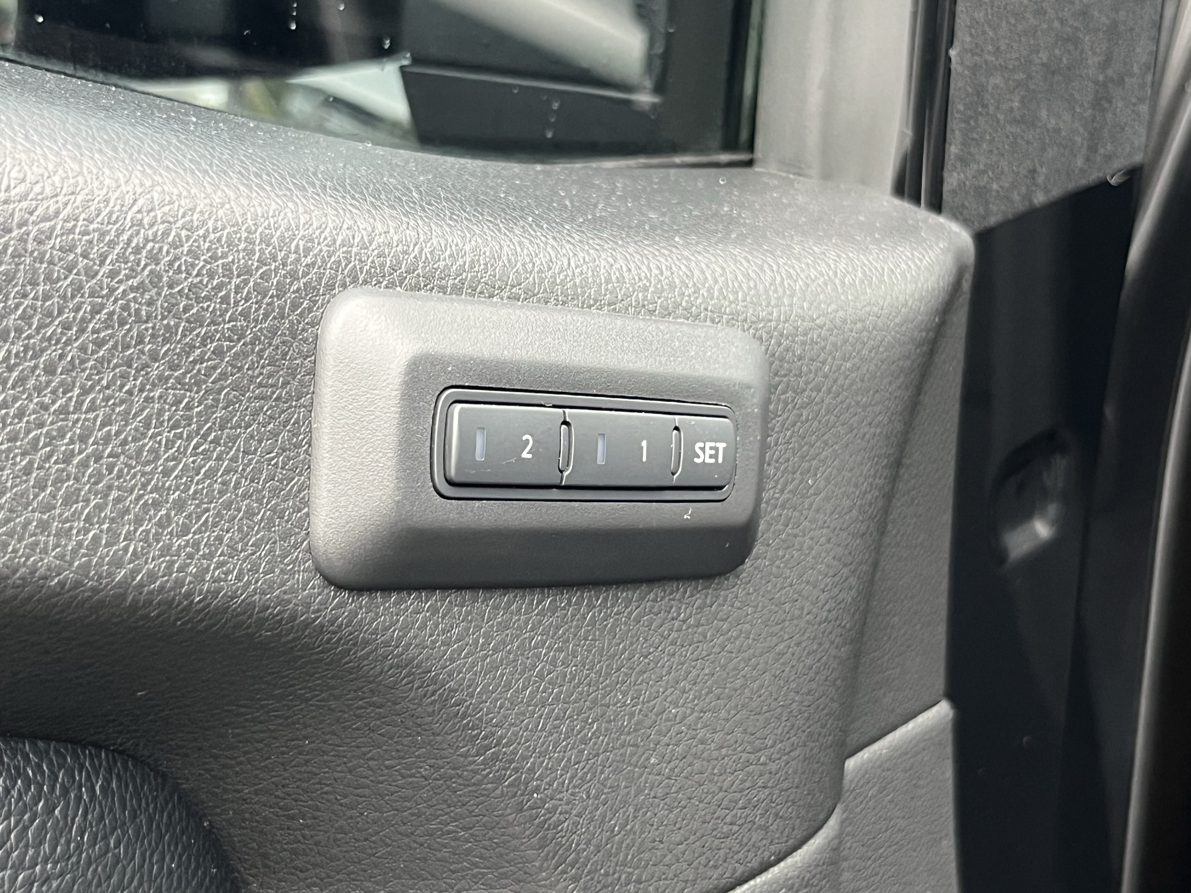 Used 2019 Nissan Titan PRO-4X w/ Pro-4x Convenience Package AWD/4WD image 22