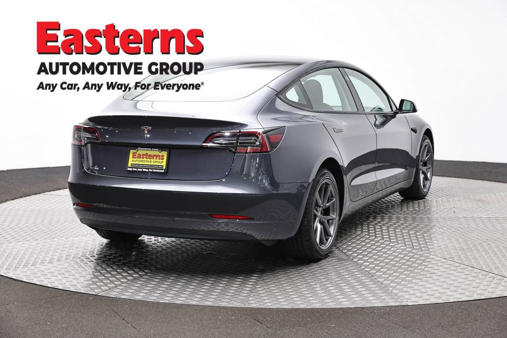 Used 2023 Tesla Model 3 Standard Range image 5