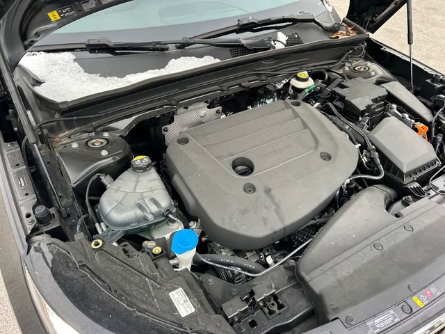 Used 2024 Volvo XC40 B5 Core image 32