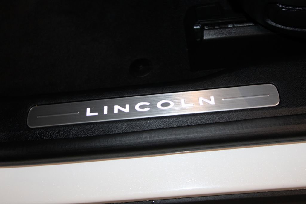 Used 2024 Lincoln Corsair Grand Touring w/ Equipment Group 302A image 7