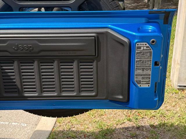 Certified 2025 Jeep Wrangler Sahara w/ Safety Group image 39