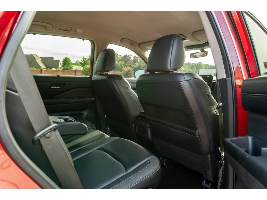 Used 2023 Nissan Pathfinder SL FWD image 16