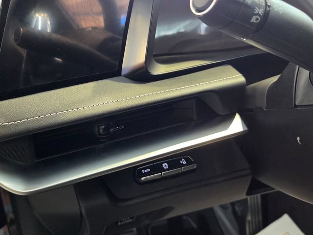 Used 2026 Chevrolet Corvette Z06 RWD image 25
