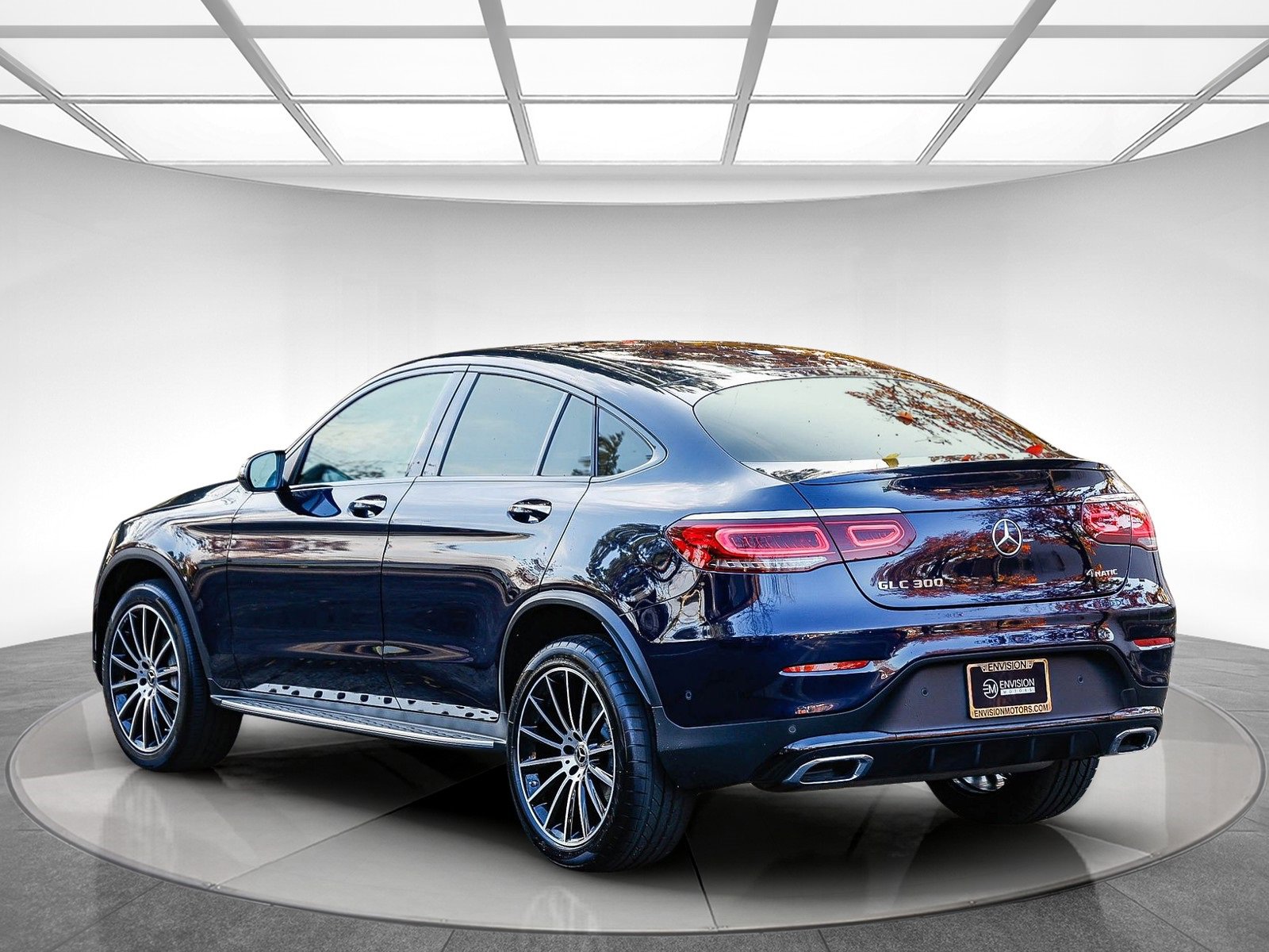 Used 2023 Mercedes-Benz GLC 300 4MATIC Coupe image 2