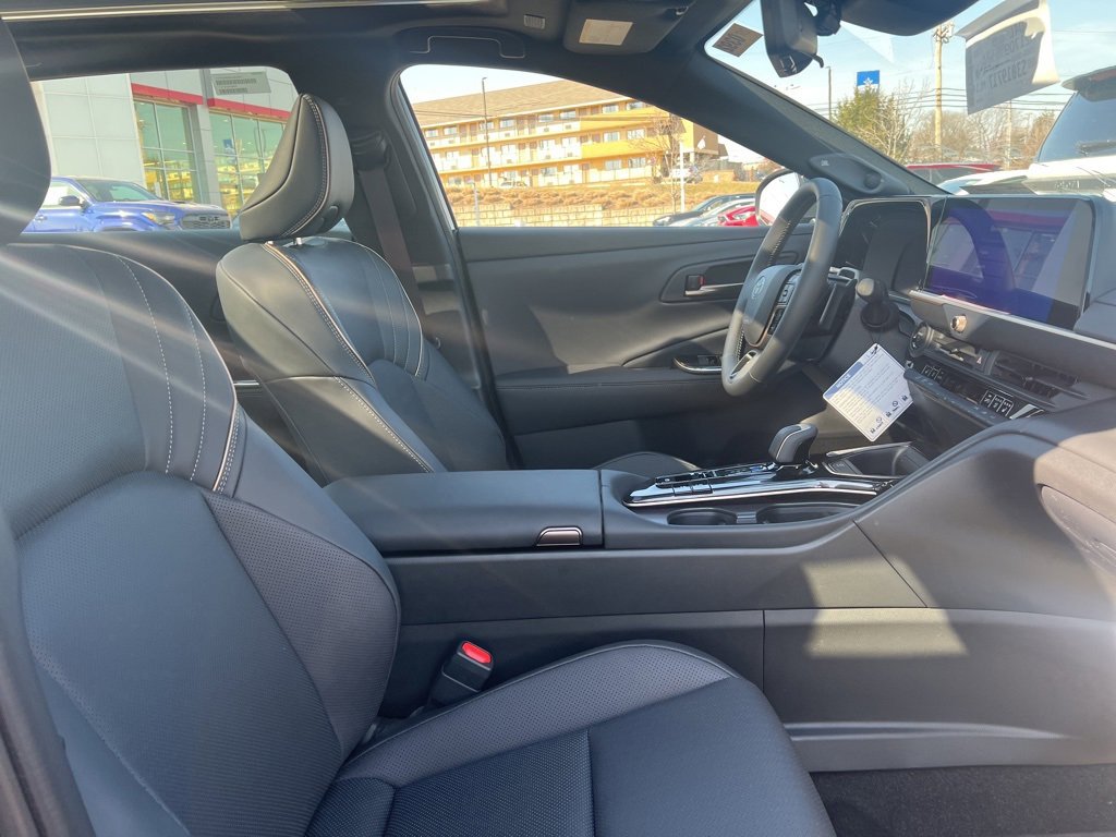 New 2025 Toyota Crown Signia image 5