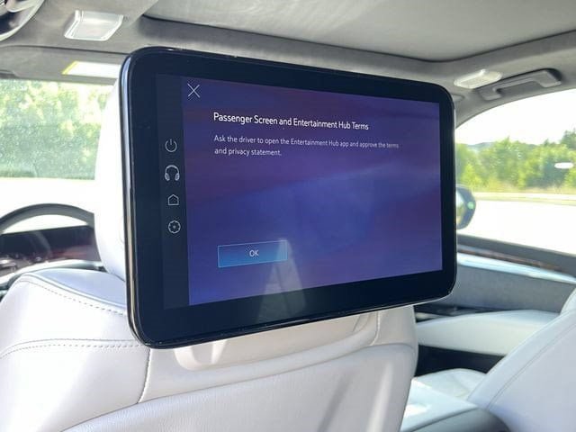 New 2026 Cadillac Escalade ESV Platinum Luxury AWD/4WD image 24