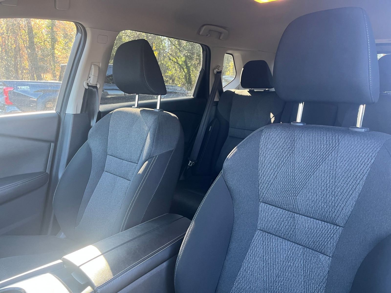 Used 2025 Nissan Rogue SV image 36