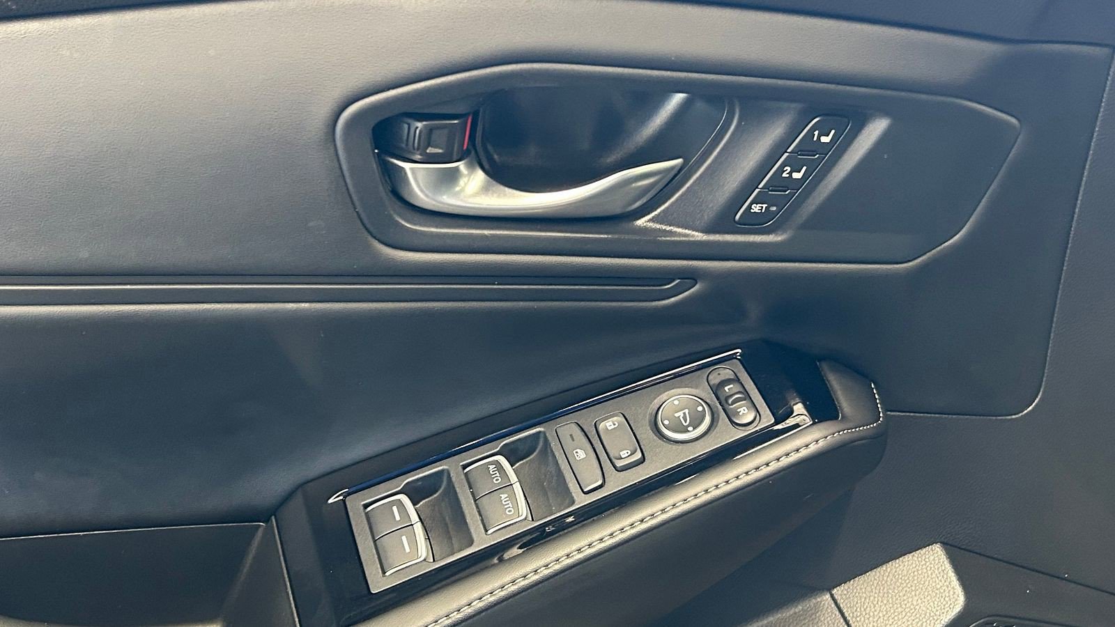 Used 2023 Honda Accord Touring image 9