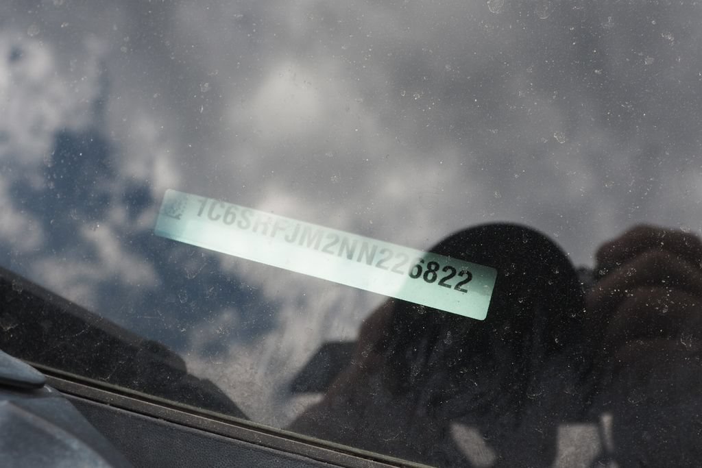 Used 2022 RAM 1500 Laramie AWD/4WD image 6