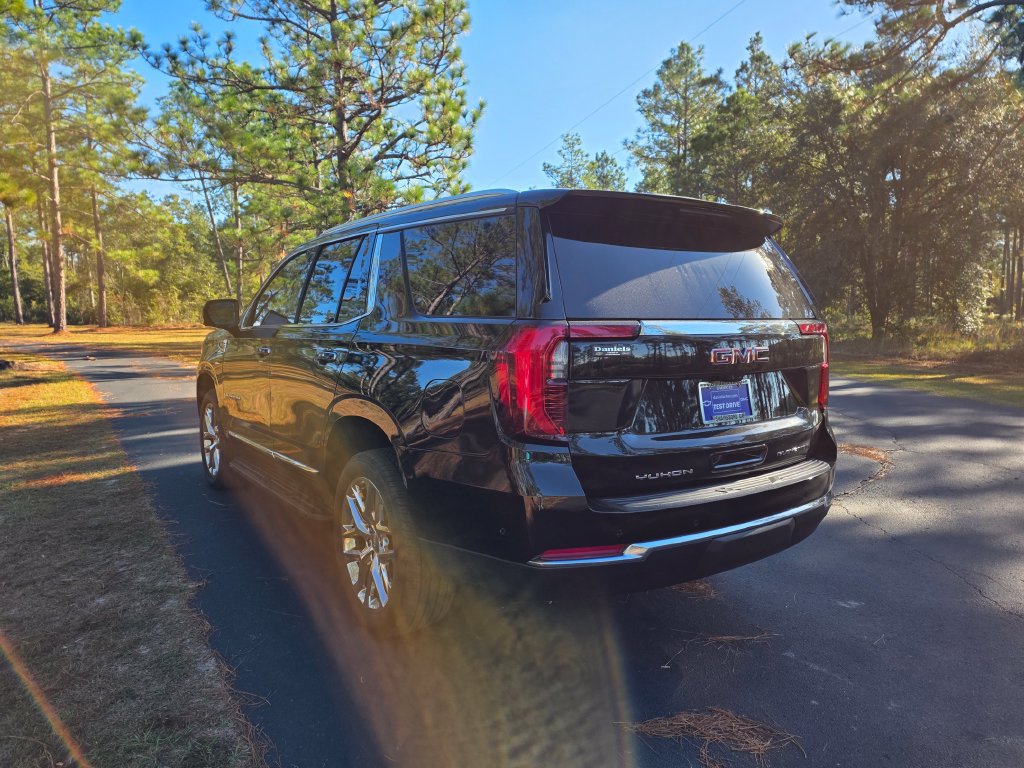 Used 2026 GMC Yukon Elevation w/ Elevation Premium Package RWD image 3