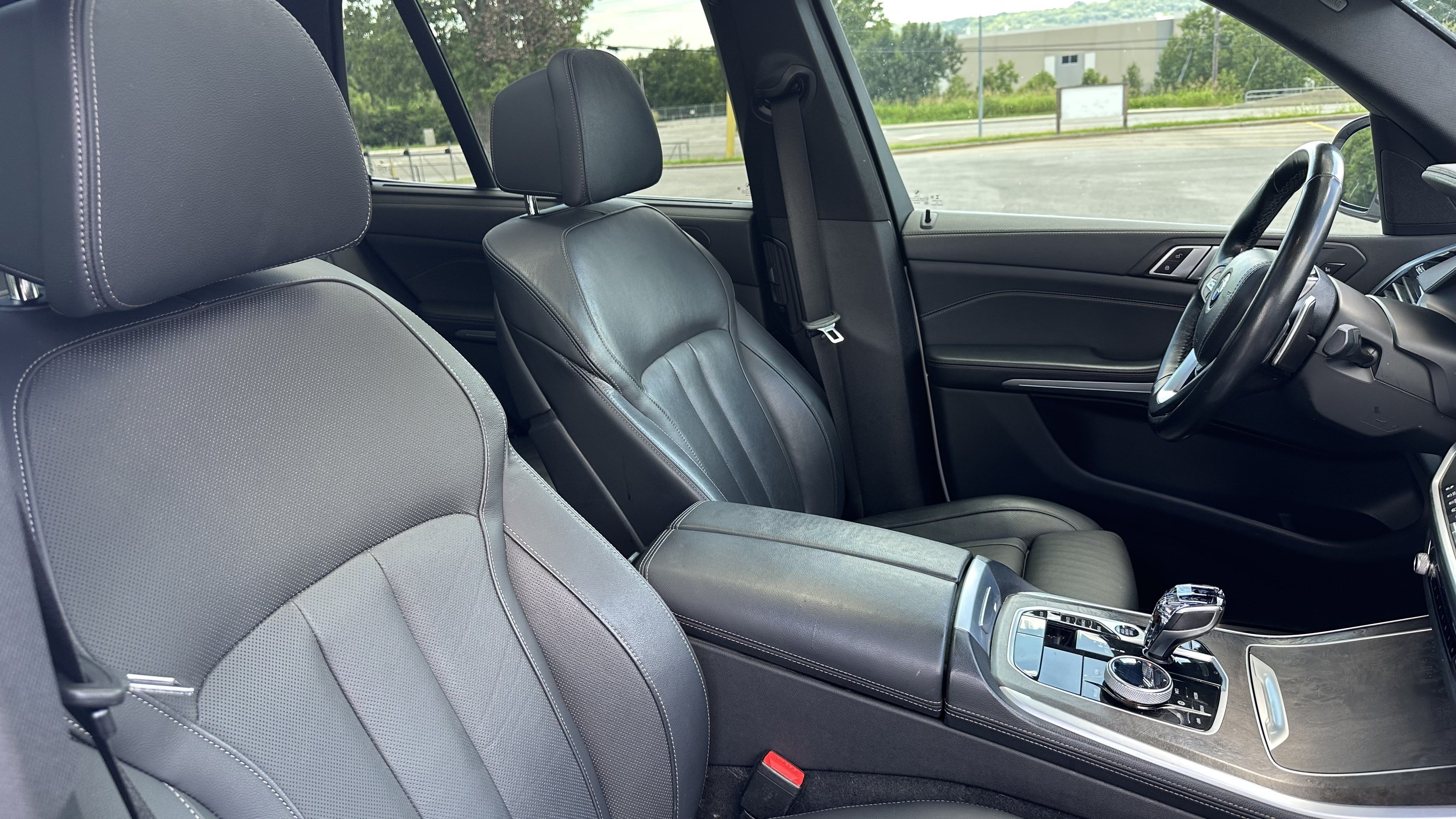 Used 2022 BMW X5 xDrive40i w/ Executive Package AWD/4WD image 33