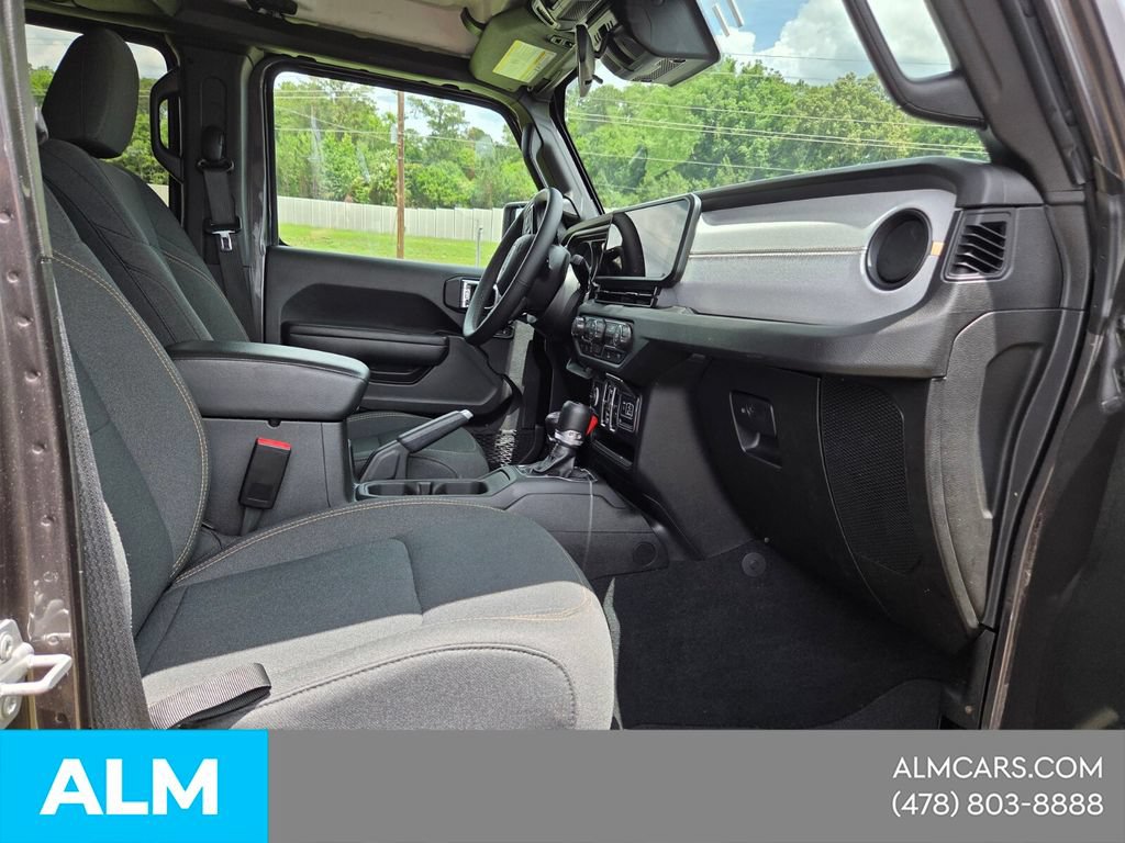 Used 2025 Jeep Wrangler Unlimited Sport AWD/4WD image 14