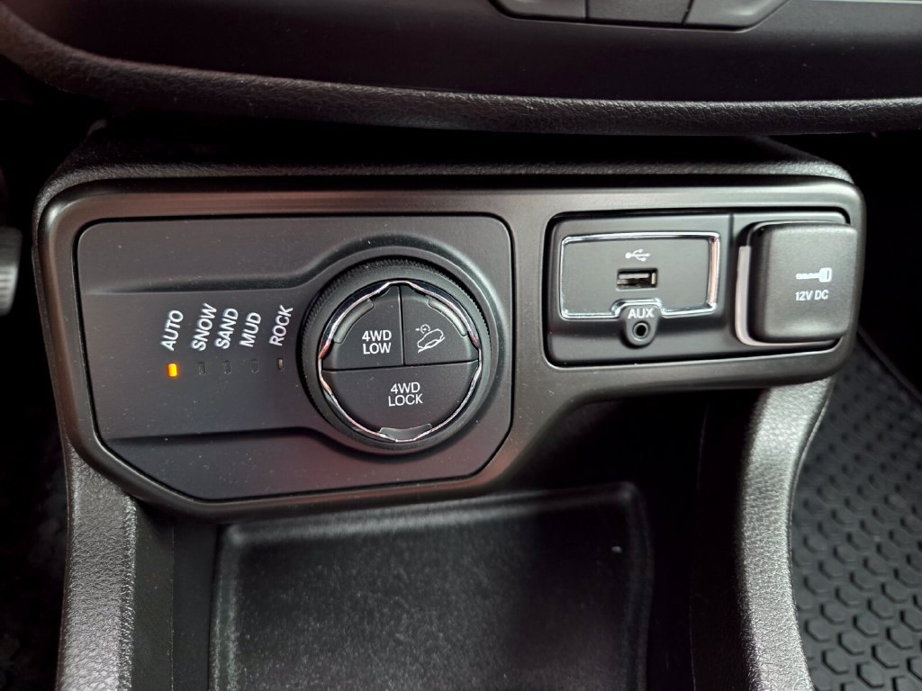 Used 2022 Jeep Renegade Trailhawk AWD/4WD image 26