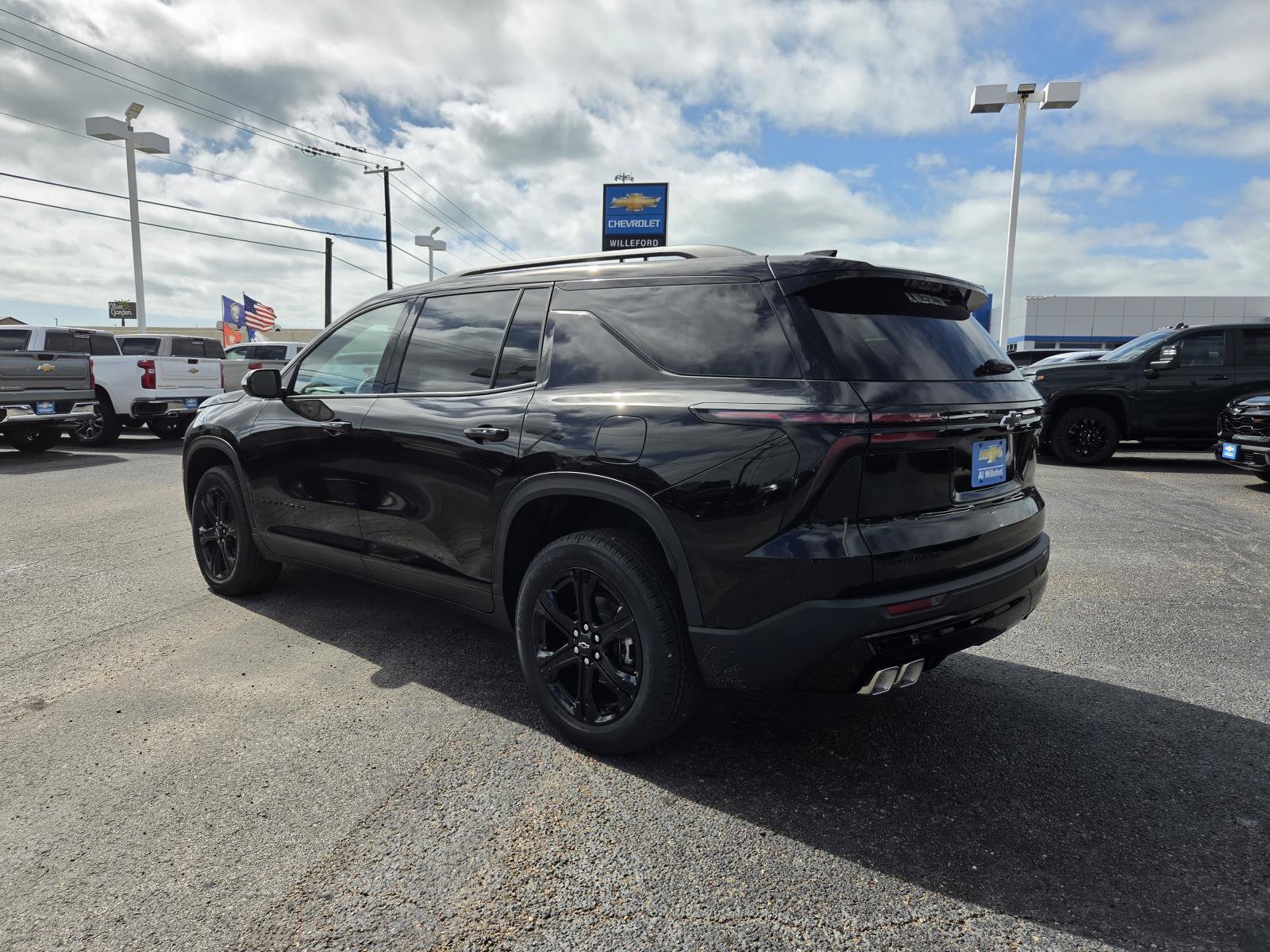 New 2027 Chevrolet Traverse LT w/ Midnight/Sport Edition FWD image 3