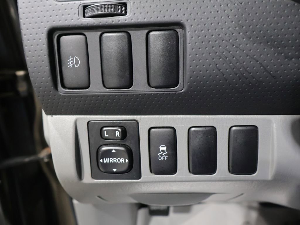 Used 2013 Toyota Tacoma PreRunner w/ SR5 Pkg RWD image 31