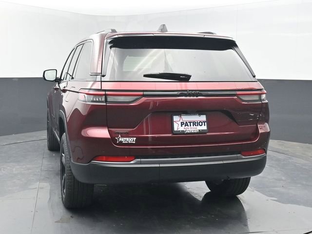 New 2026 Jeep Grand Cherokee Limited w/ Limited Altitude Package AWD/4WD image 4