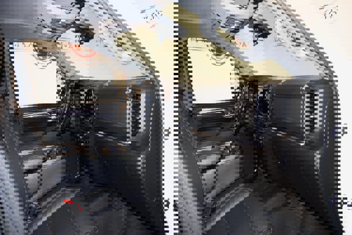 Used 2024 Chevrolet Silverado 2500 LTZ image 59