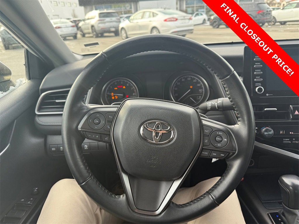 Used 2023 Toyota Camry SE image 12