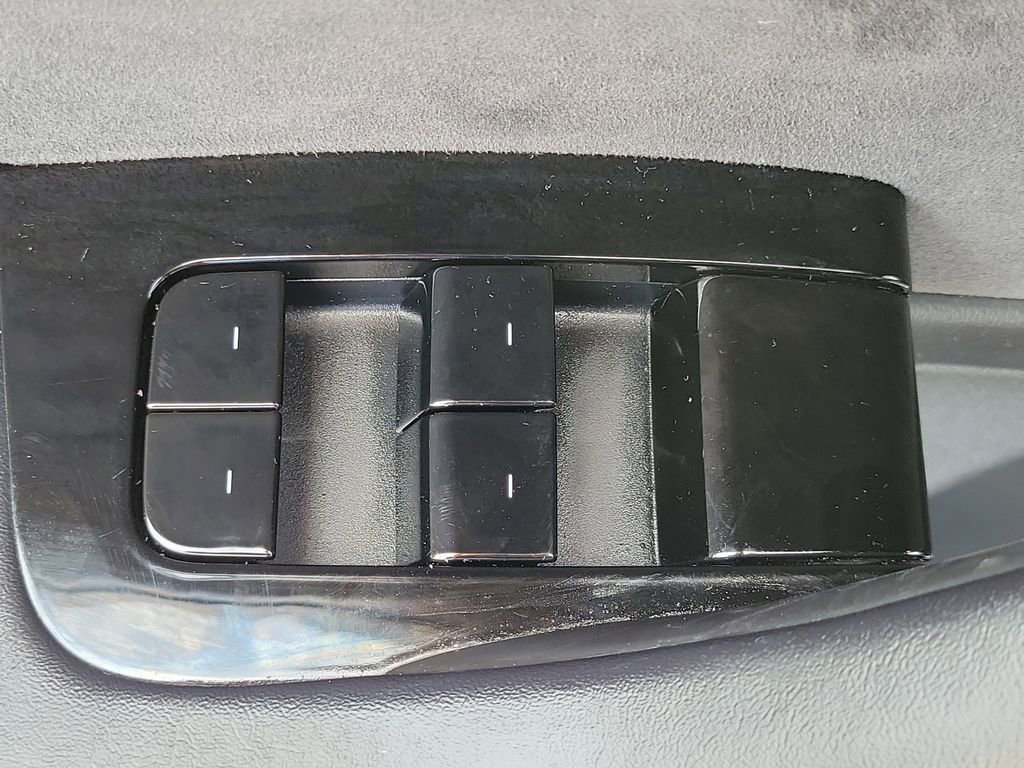 Used 2017 Tesla Model 3 Long Range image 21